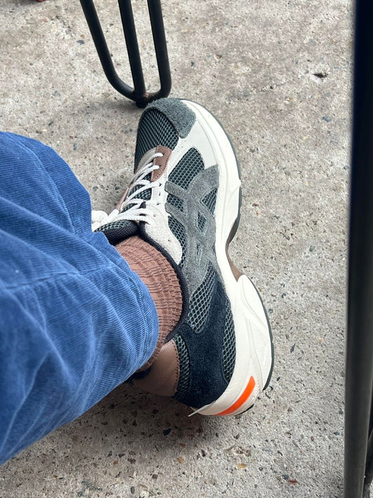 ASICS x HAL Studios Gel-1130 "Earth" – L'Équilibre Parfait entre Sport & Lifestyle