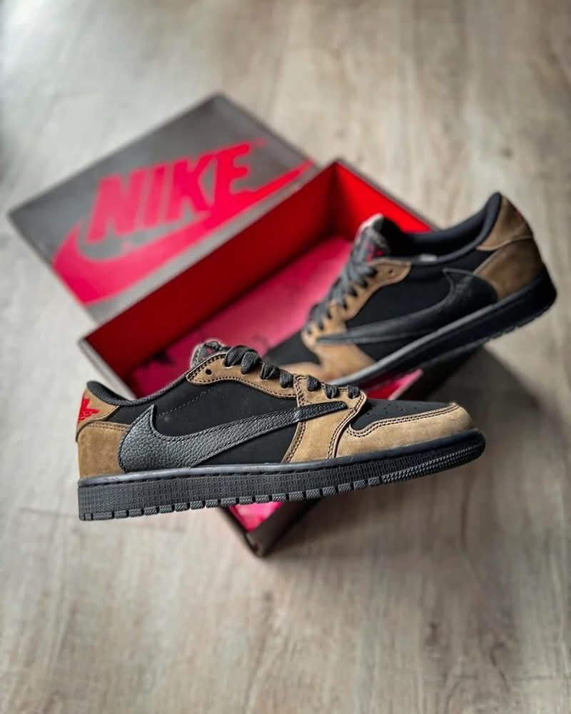 Jordan 1 Low OG x Travis Scott - Reverse Mocha