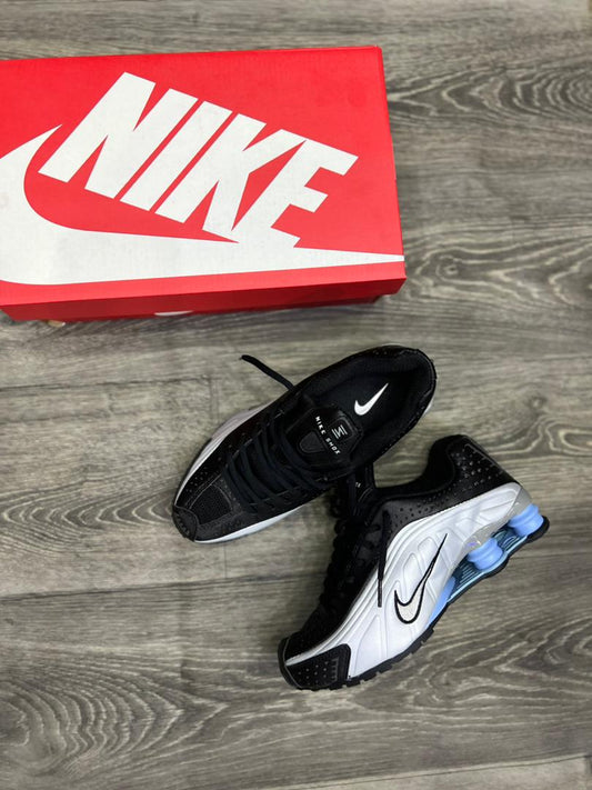 NIKE SHOX