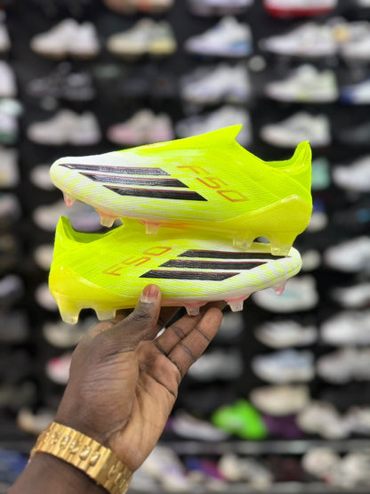 Crampons de Football Haute Performance