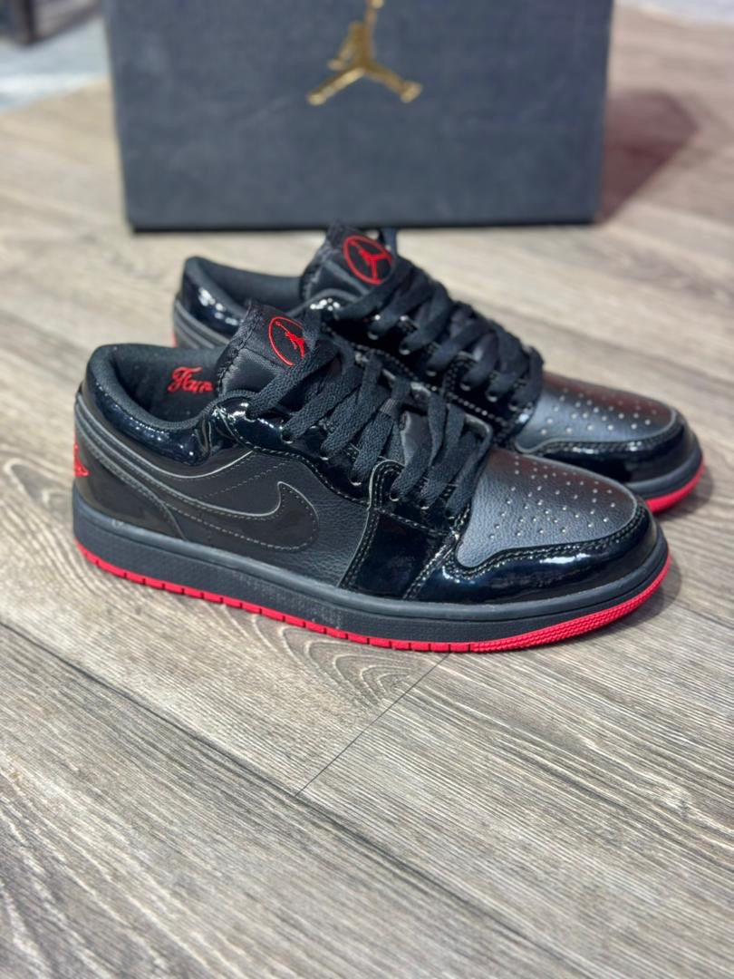 Nike Air Jordan 1 Low "Patent Black Red" (Suela Roja)