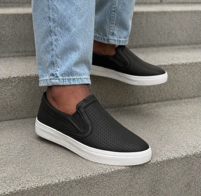 : Sneakers Slip-On Noires Perforées pour Homme – Style Décontracté & Confort