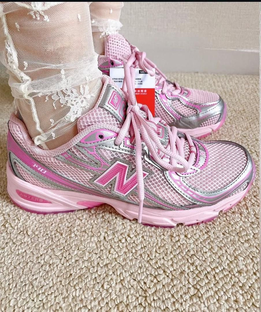 "Arrivage Spécial NB 740 : Pour les filles qui ont du 'Flow' à Dakar ! 🔥"