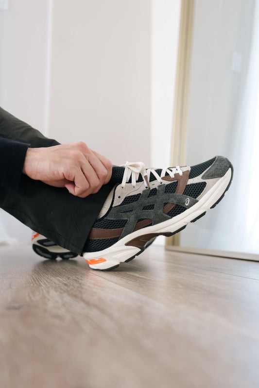 ASICS x HAL Studios Gel-1130 "Earth" – L'Équilibre Parfait entre Sport & Lifestyle