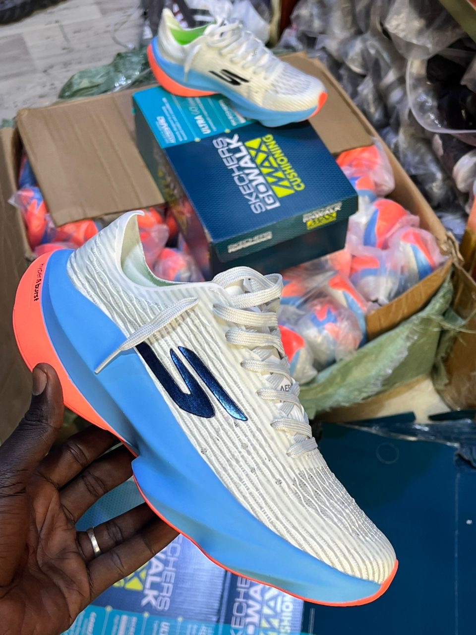 Skechers GOrun Speed Beast – Hyper Burst & Performance