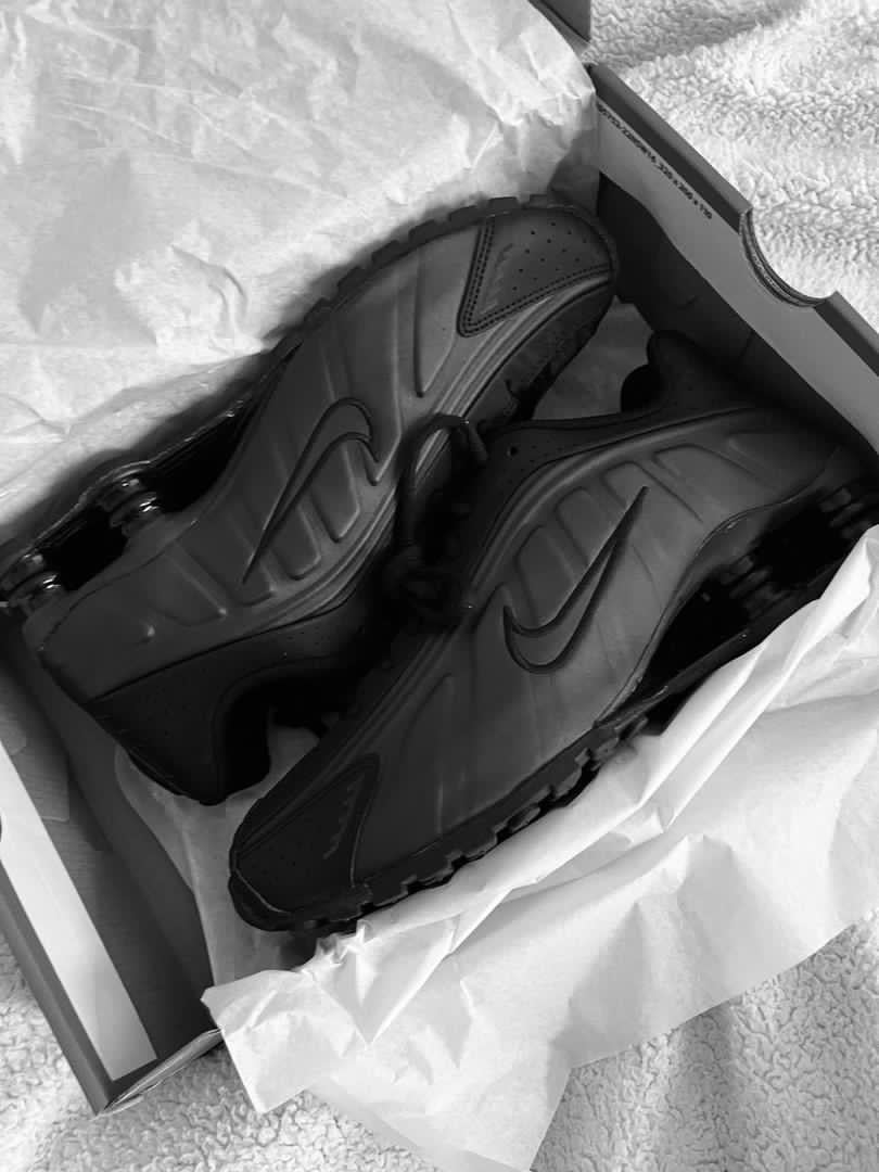 Chaussure Nike Shox Noir – Confort & Style Premium