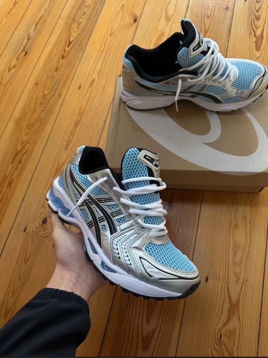 : Asics Gel-Kayano – "Dëgër la" : La chaussure increvable pour tes entraînements.
Description
