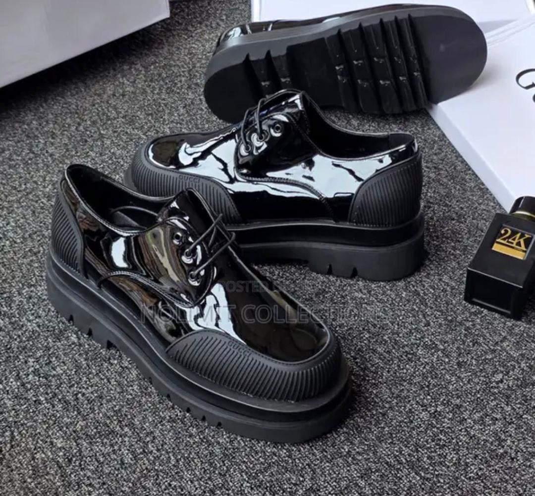 Chaussures Derby Gucci en Cuir Verni