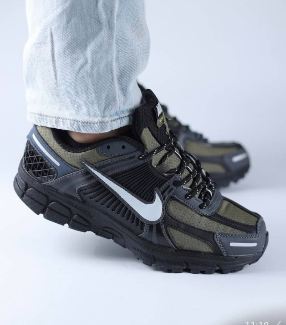 : Nike Zoom Vomero 5 "Dakar Night Edition"
Description