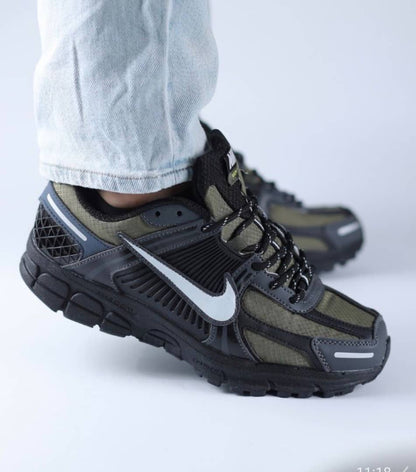 : Nike Zoom Vomero 5 "Dakar Night Edition"
Description