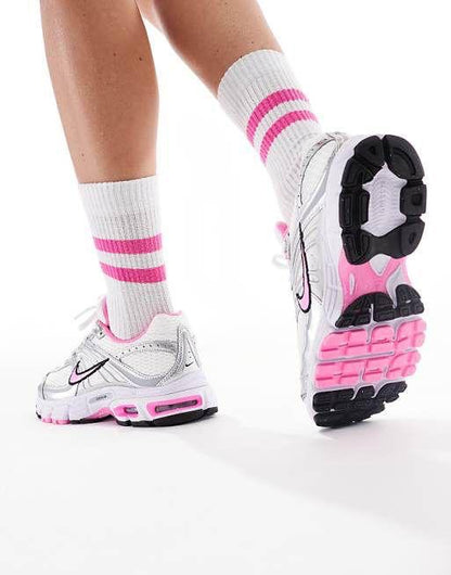 : Nike Moto 2K "Pink Spell" – Le Retour du Retro-Futuriste Original