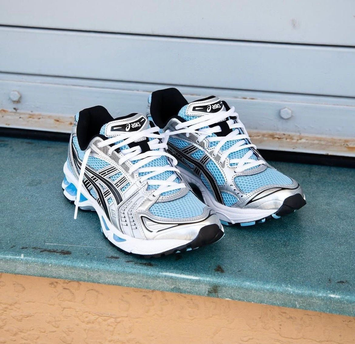 : Asics Gel-Kayano – "Dëgër la" : La chaussure increvable pour tes entraînements.
Description