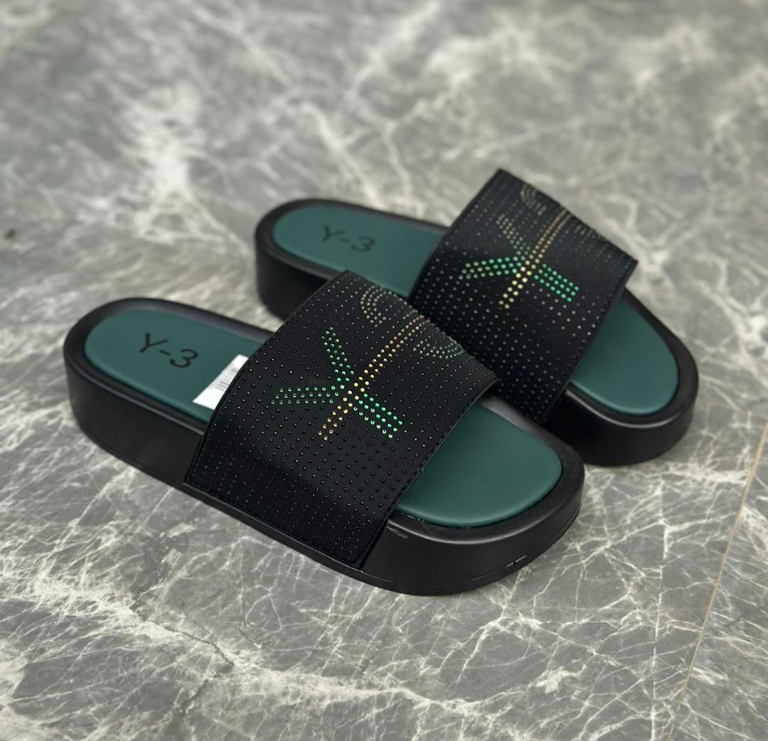 : Claquettes Plateformes Y-3 à Strass – Collection Multicolore