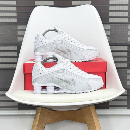 Nike Shox : L'Icône du Futurisme et de l'Amorti Mécanique