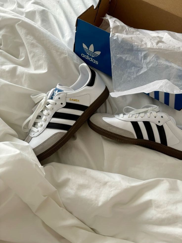 ADIDAS SAMBA