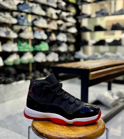 JORDAN 11