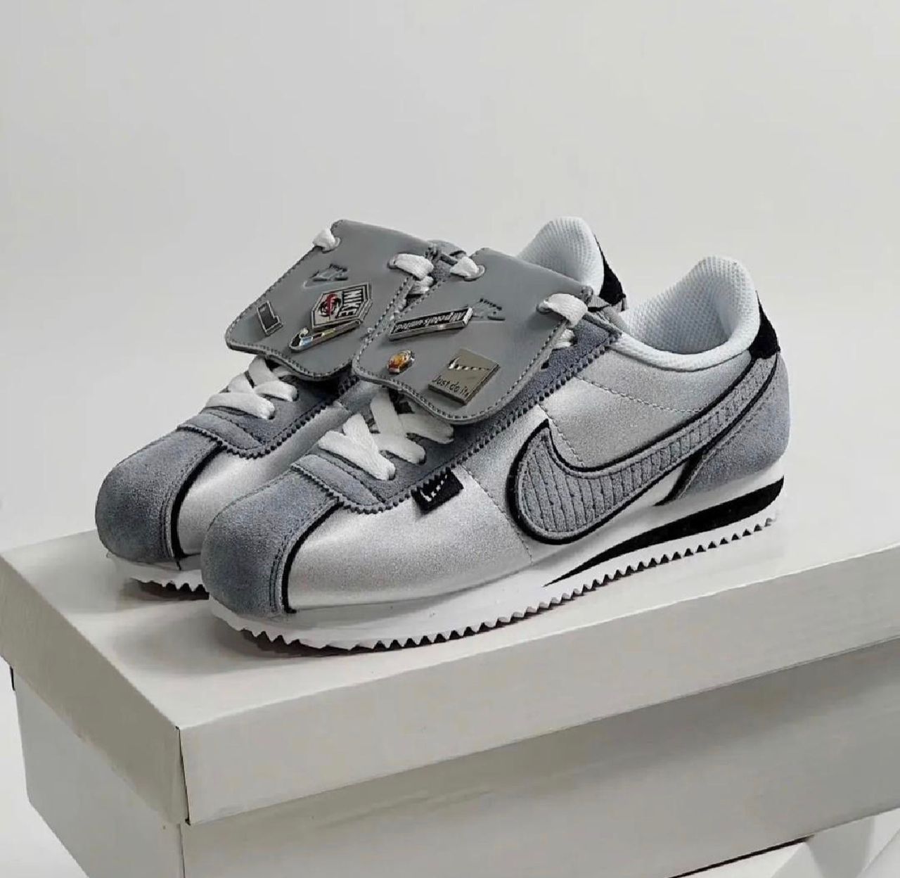 NIKE CORTEGE