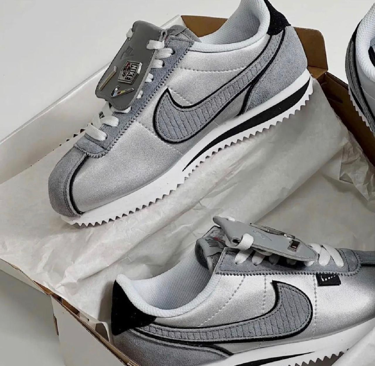 NIKE CORTEGE