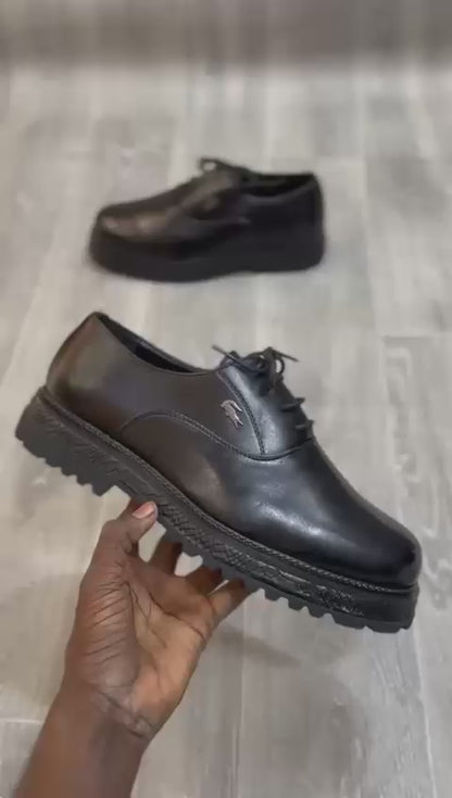 : Soulier Oxford "Signature" – L'Élégance Intemporelle