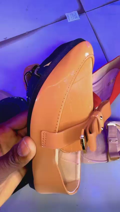: Ballerines "Classe & Discrétion" – L'indispensable de la Sénégalaise moderne.