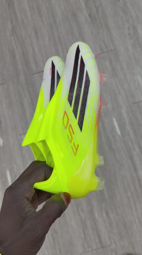 Crampons de Football Haute Performance