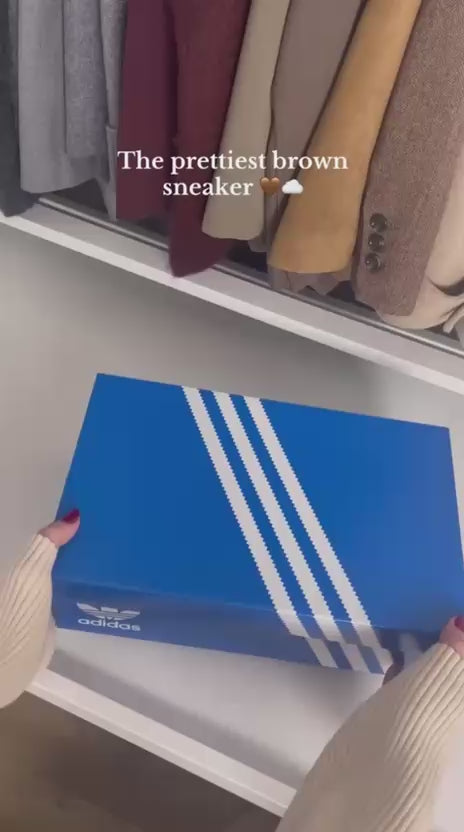 Adidas Handball Spezial "Earth Brown" – L'Élégance Rétro à Dakar