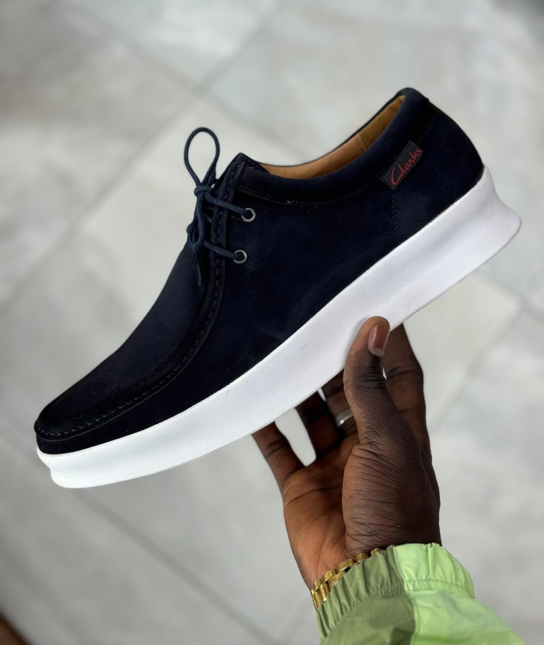 Chaussure homme -look chic et moderne