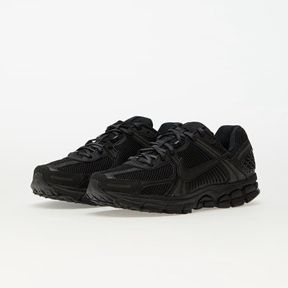 Nike Zoom Vomero 5 "Triple Black" – Comme neuves