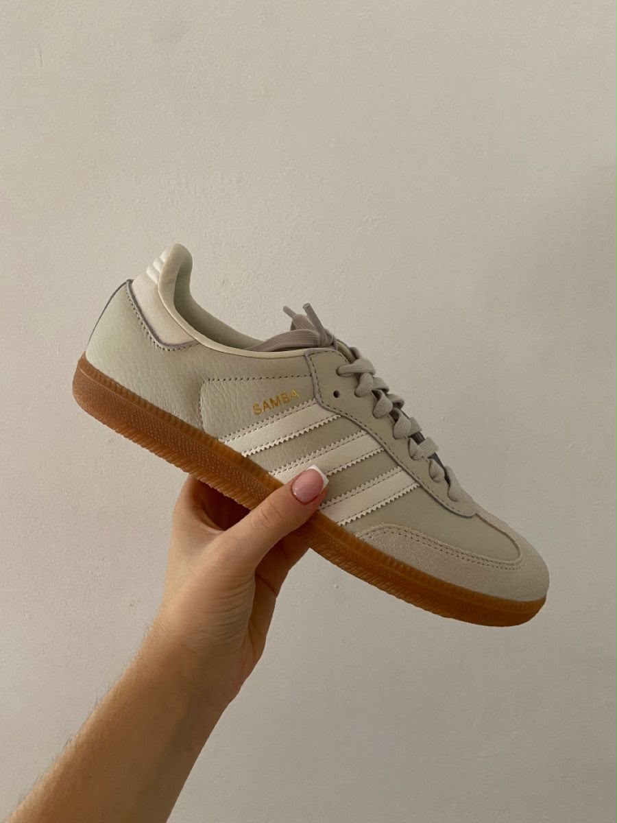 Chaussure de fille moderne